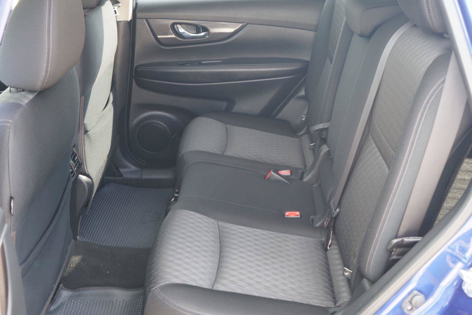 Used 2018 Nissan Rogue SV AWD/4WD image 21