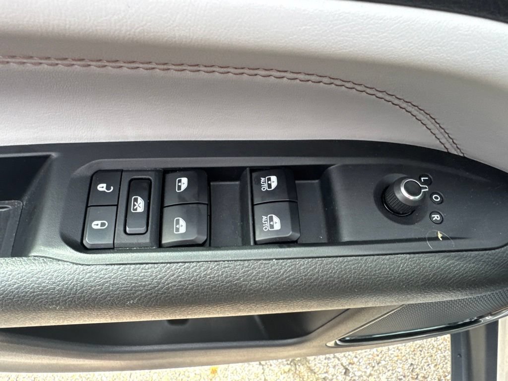 Used 2025 Jeep Compass Limited AWD/4WD image 12