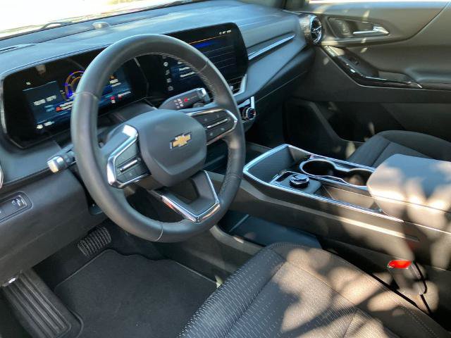 Used 2026 Chevrolet Equinox LT w/ Safety and Technology Package FWD image 22