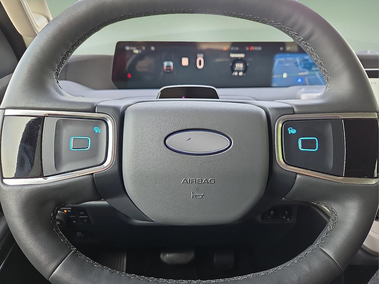 Certified 2025 Ford Expedition Active AWD/4WD image 24