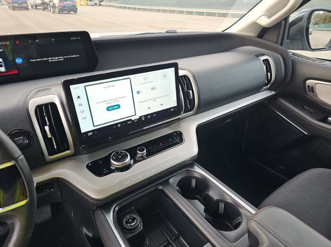 Certified 2025 Ford Expedition Active image 10