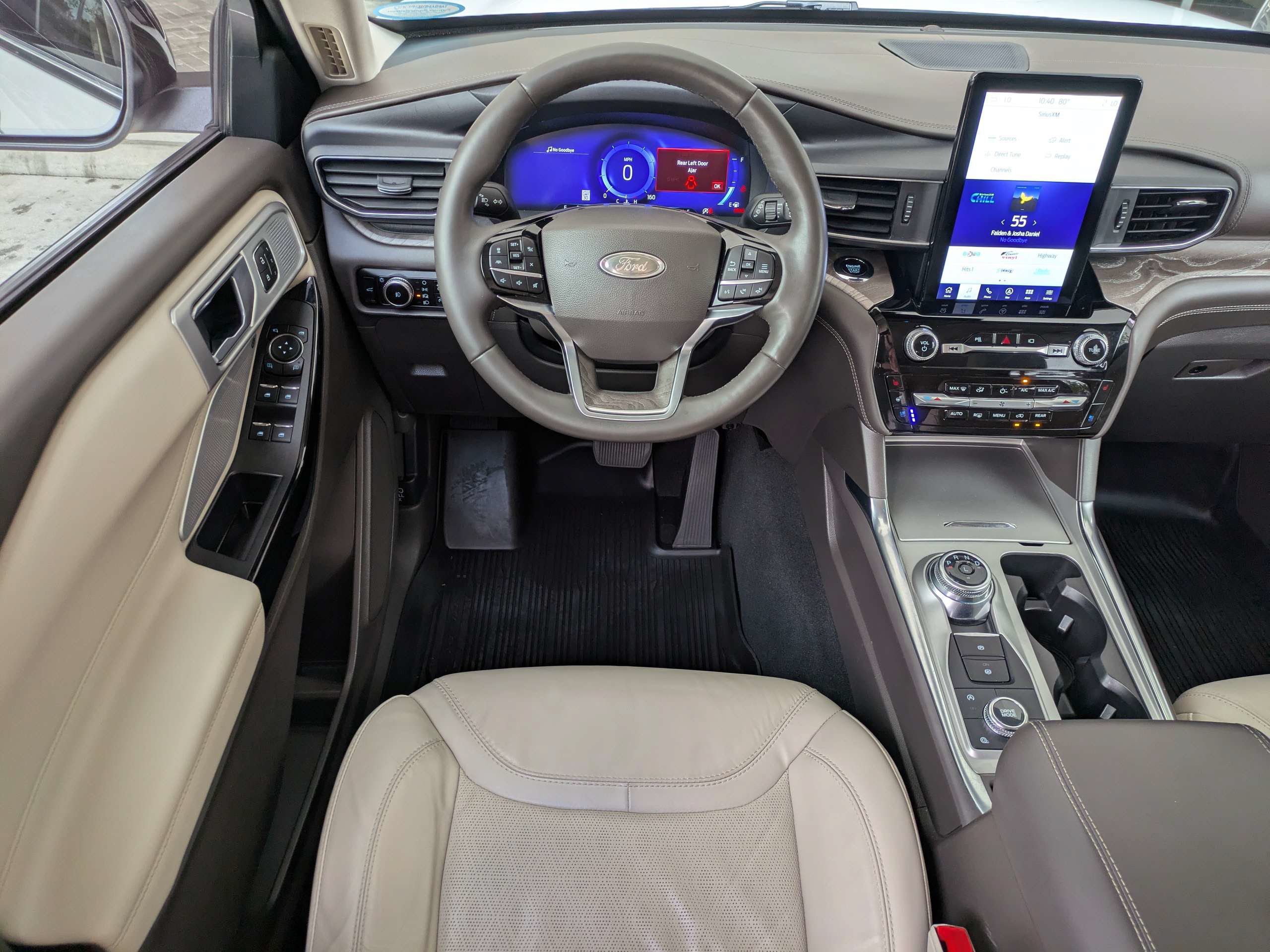 Certified 2023 Ford Explorer Platinum w/ Technology Package AWD/4WD image 18