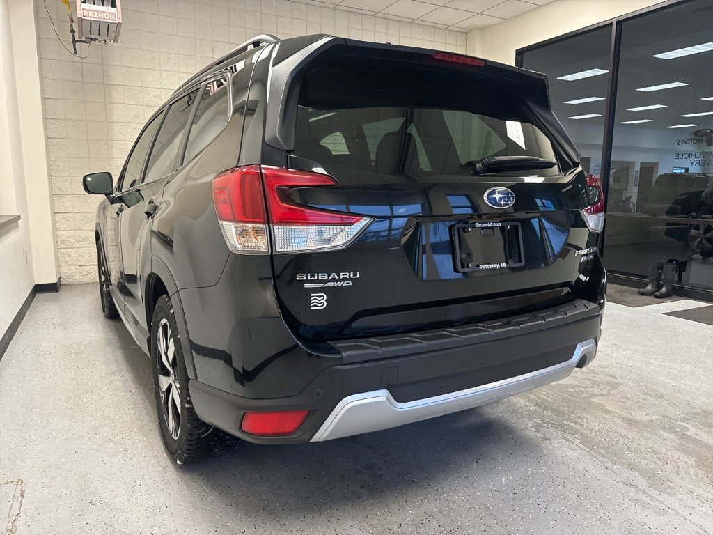 Used 2021 Subaru Forester Touring image 11
