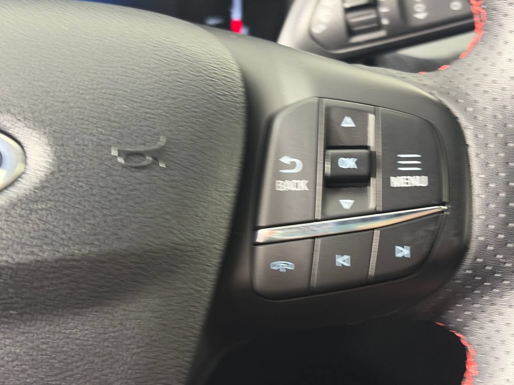 Certified 2025 Ford Escape ST-Line Select AWD/4WD image 18
