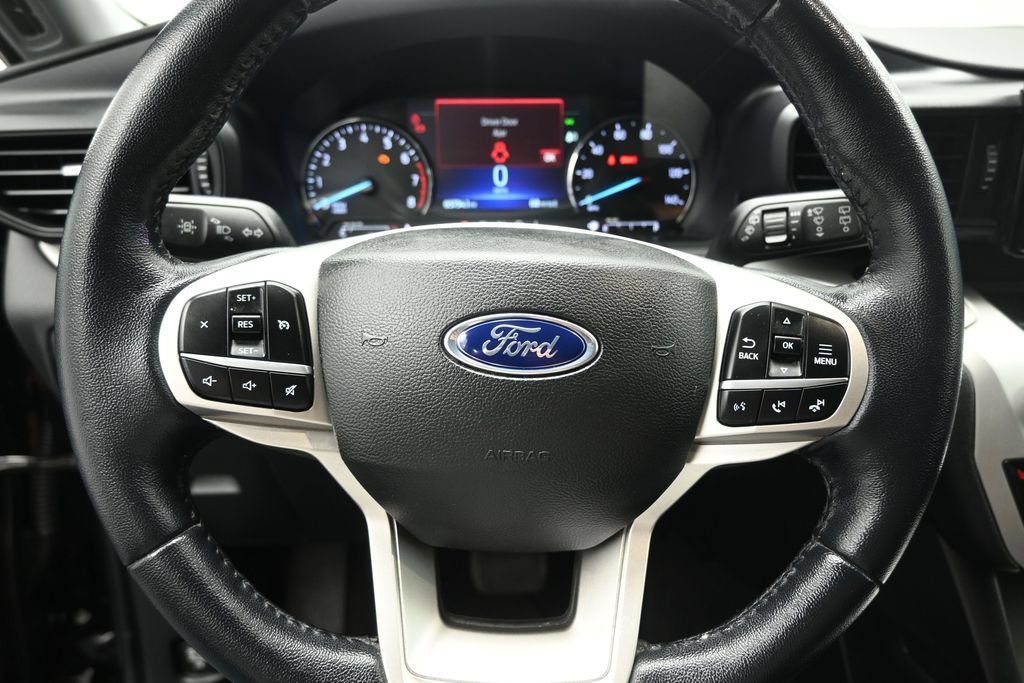 Certified 2022 Ford Explorer XLT RWD image 11