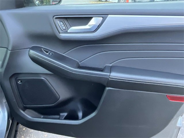 Certified 2025 Ford Escape Platinum w/ Premium Technology Package image 22