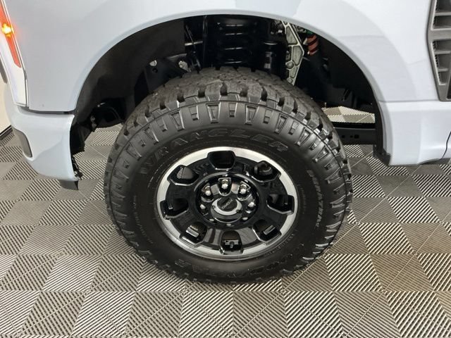 Certified 2025 Ford F350 Lariat w/ Lariat Ultimate Package AWD/4WD image 35