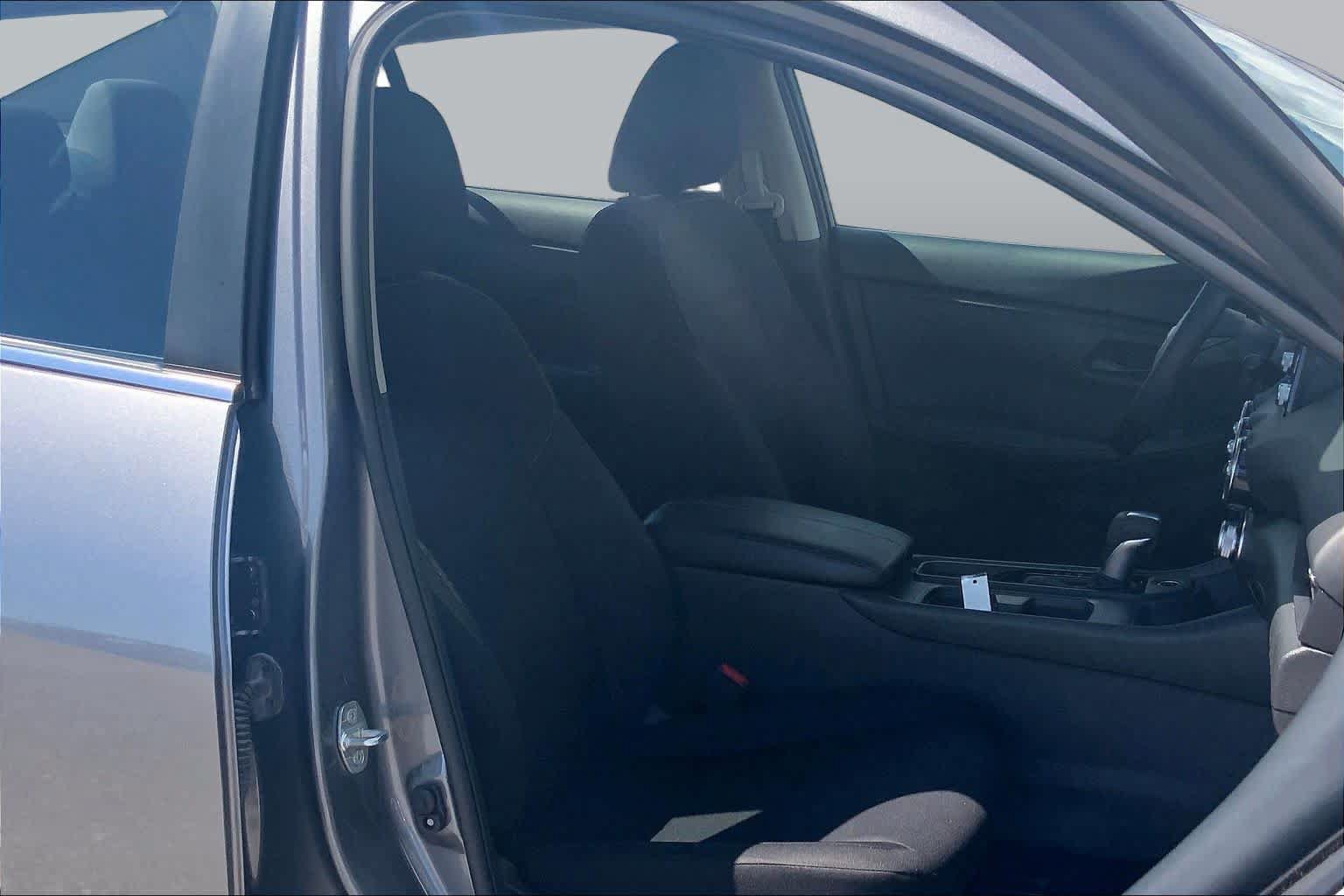 Used 2024 Nissan Sentra S FWD image 9