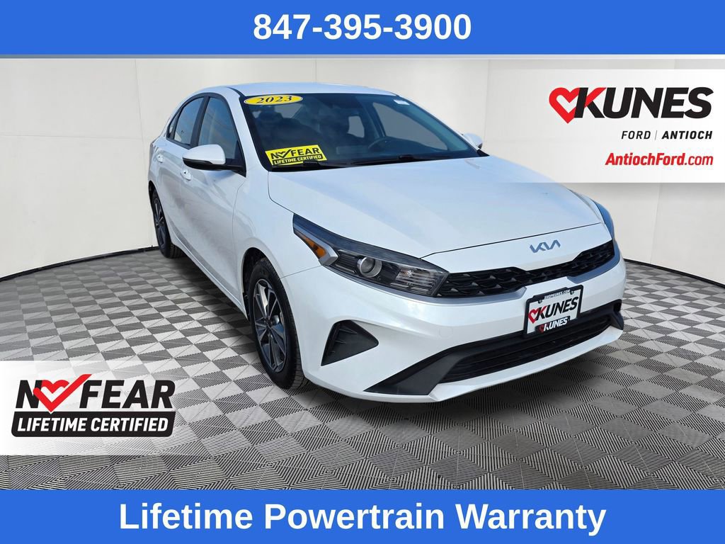 Used 2023 Kia Forte LXS w/ LXS Technology Package FWD image 7