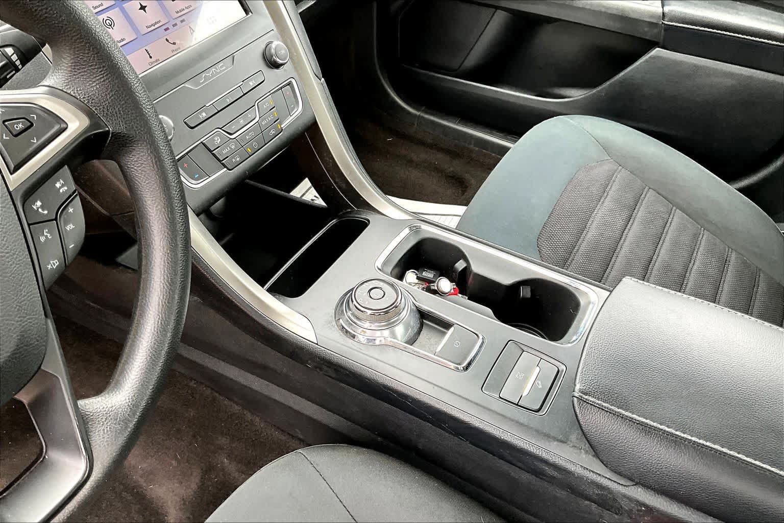 Certified 2019 Ford Fusion SE FWD image 17