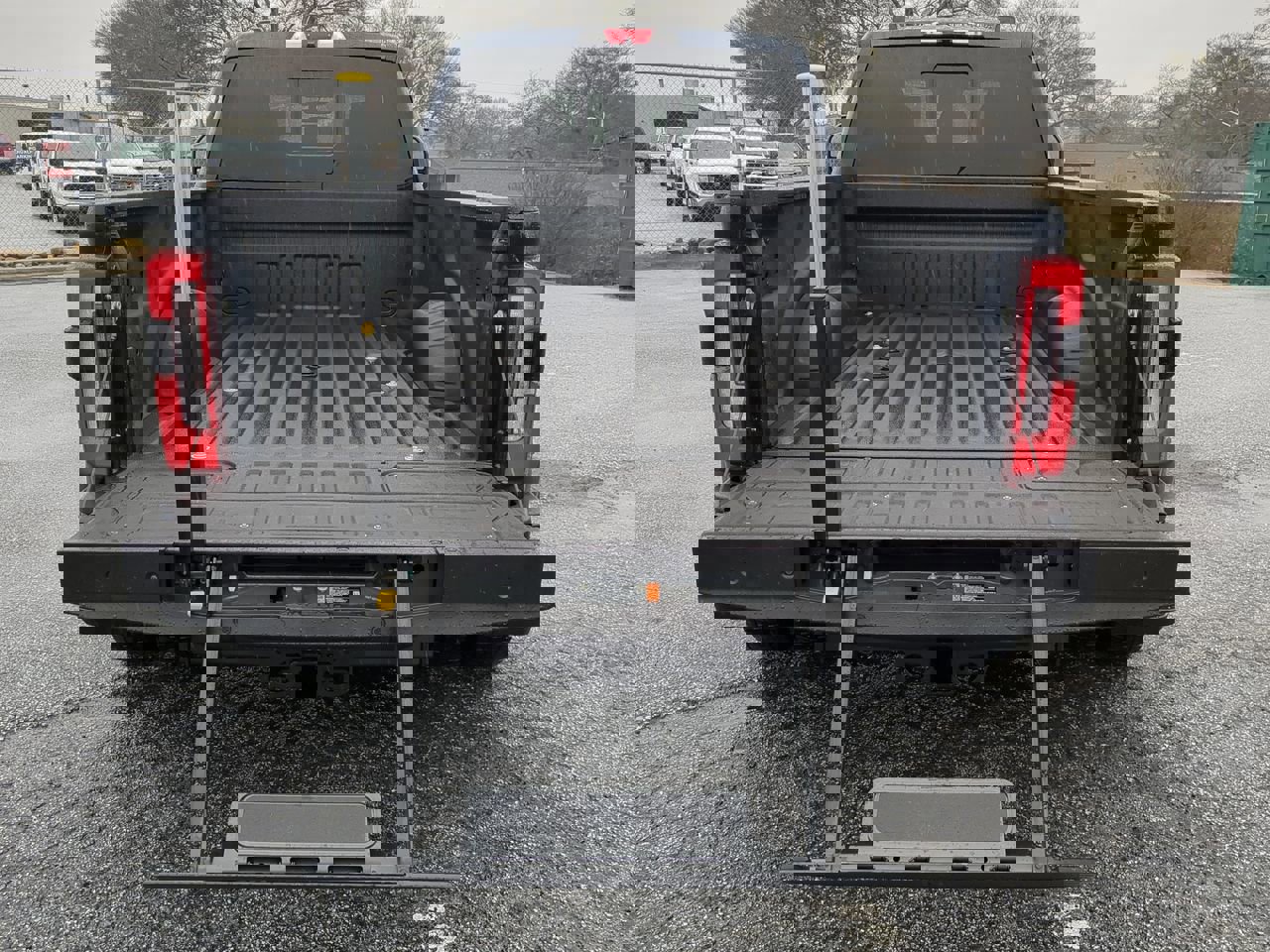 Certified 2024 Ford F450 Platinum w/ FX4 Off-Road Package image 11