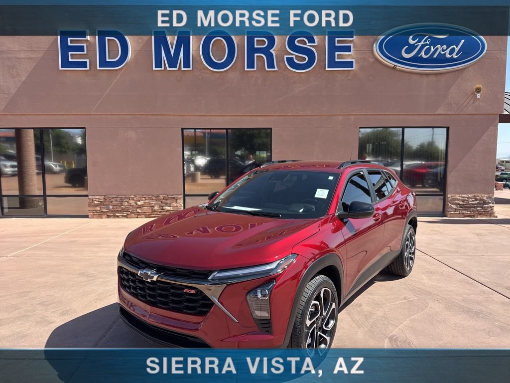 Used 2024 Chevrolet Trax RS FWD image 1