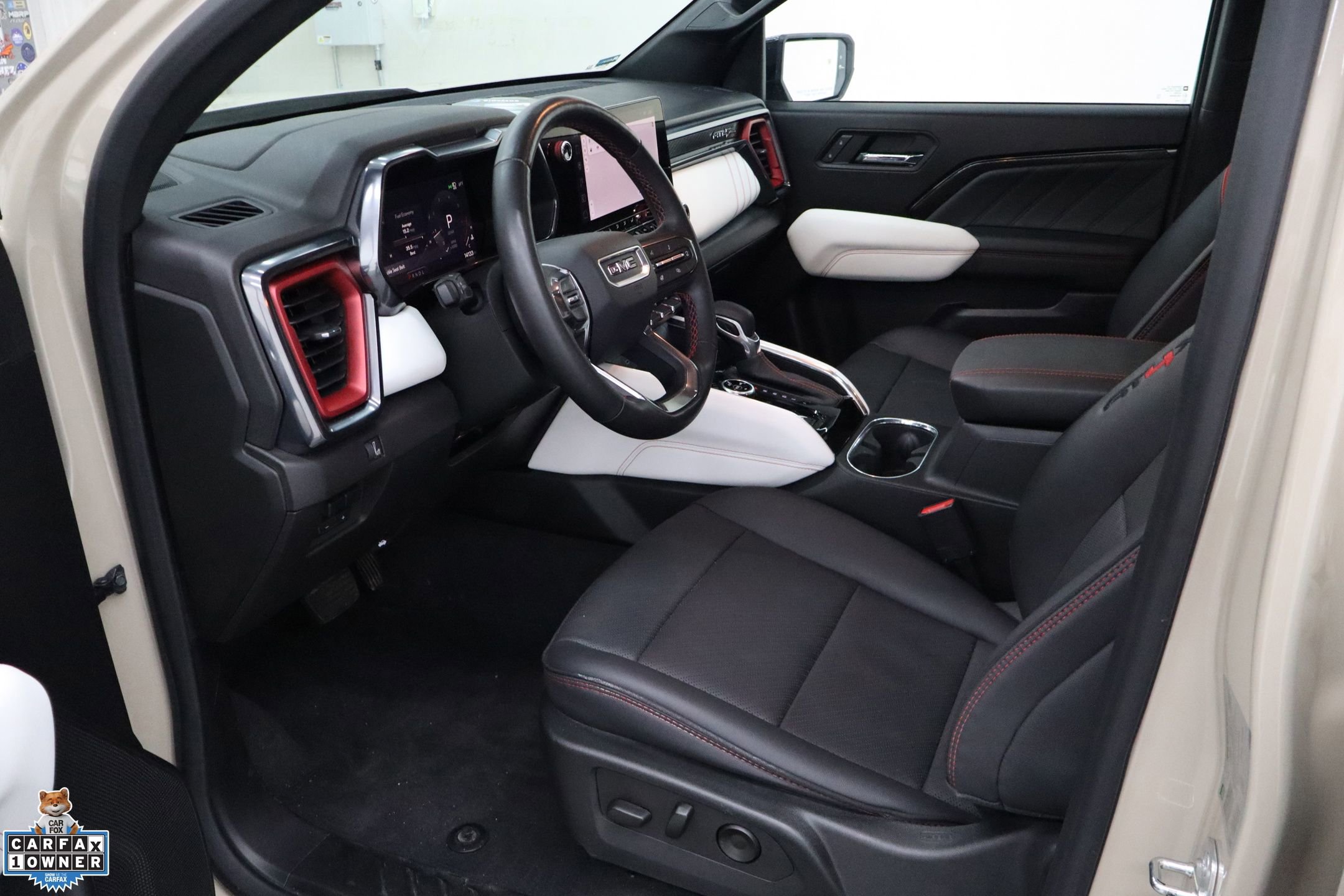 Used 2024 GMC Canyon AT4X image 24