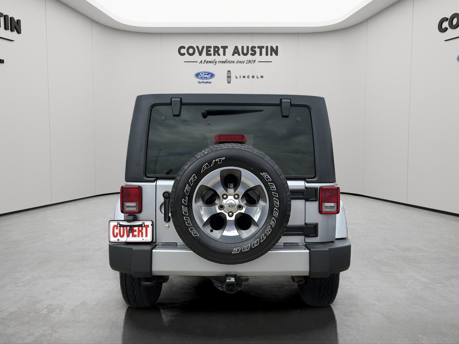 Used 2018 Jeep Wrangler Unlimited Sahara AWD/4WD image 4