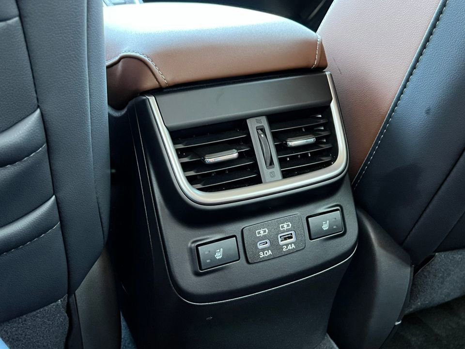 Used 2025 Subaru Outback Touring XT image 32