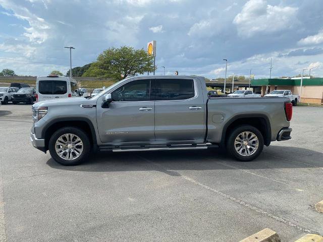 Used 2023 GMC Sierra 1500 Denali w/ Technology Package AWD/4WD image 4