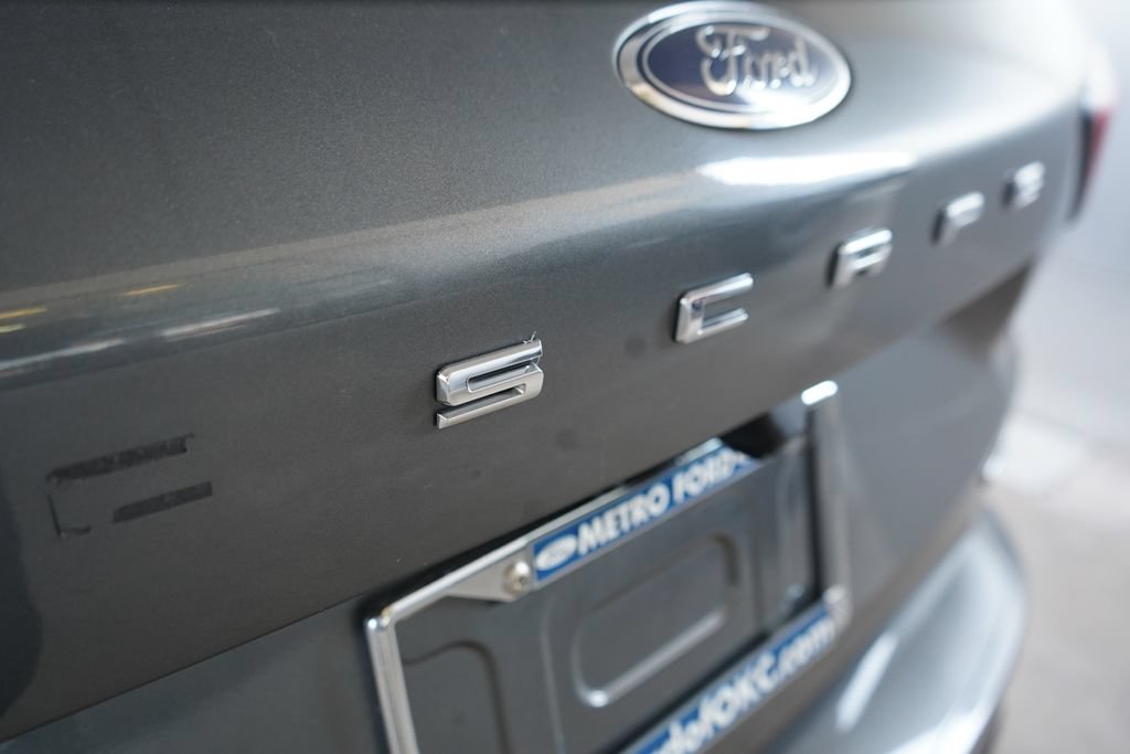 Certified 2024 Ford Escape ST-Line AWD/4WD image 7