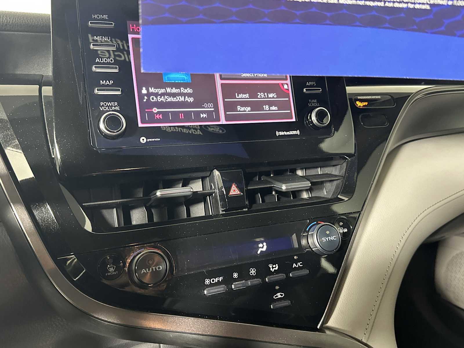 Used 2024 Toyota Camry LE w/ Convenience Package FWD image 34