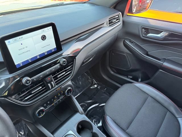 Certified 2025 Ford Escape ST-Line Select AWD/4WD image 23