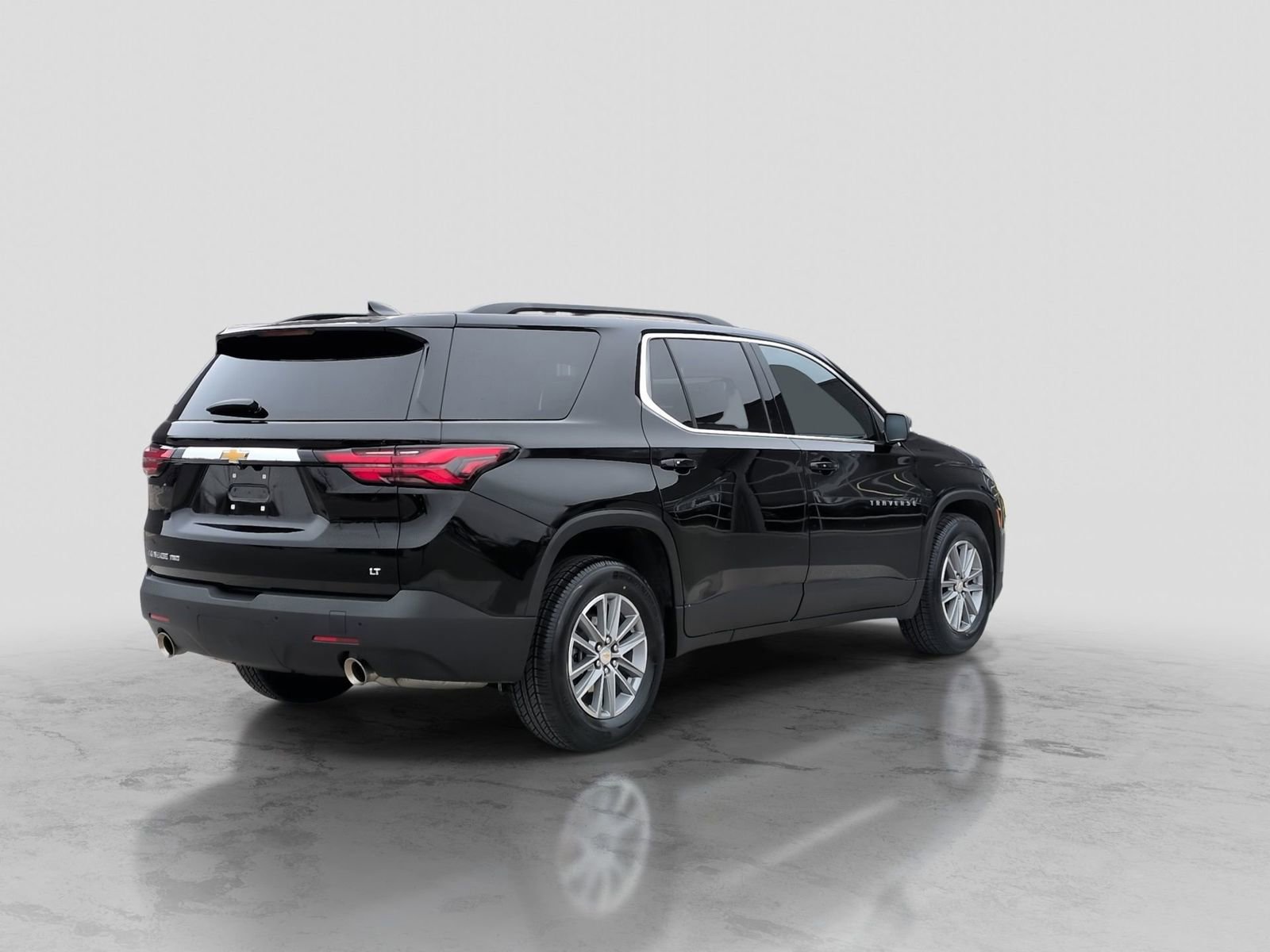Used 2022 Chevrolet Traverse LT w/ LPO, Cargo Package image 8