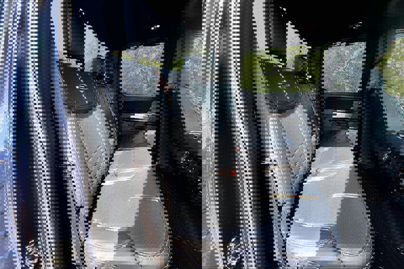 Certified 2023 Ford F250 Platinum w/ FX4 Off-Road Package image 28