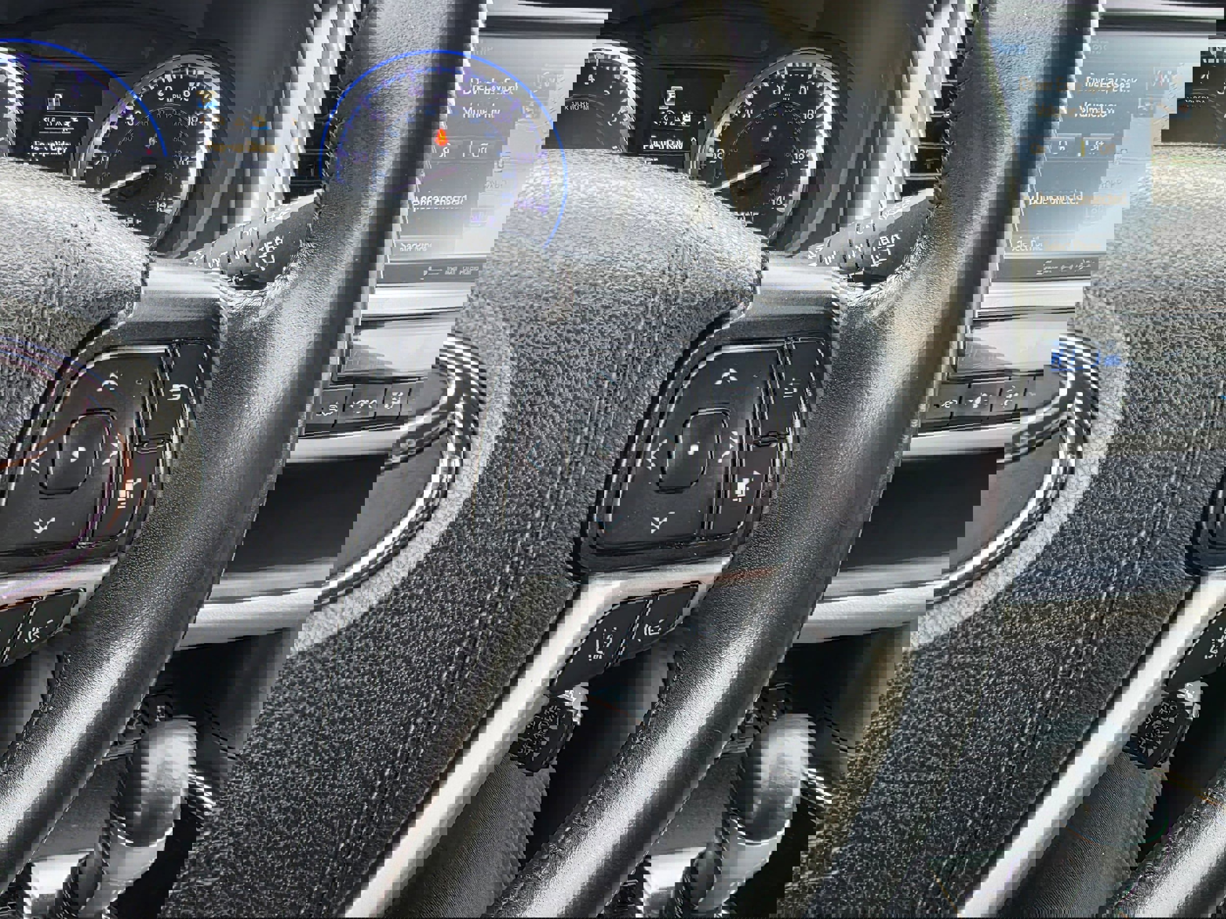 Used 2019 Toyota Highlander SE image 17