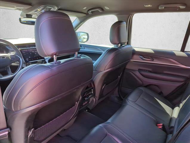 Used 2024 Jeep Grand Cherokee Limited w/ Trailer Tow Package AWD/4WD image 18