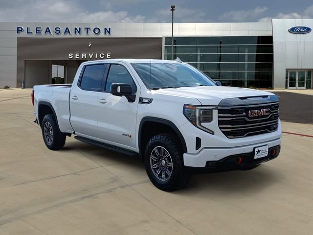 Used 2024 GMC Sierra 1500 AT4 w/ Technology Package AWD/4WD image 7