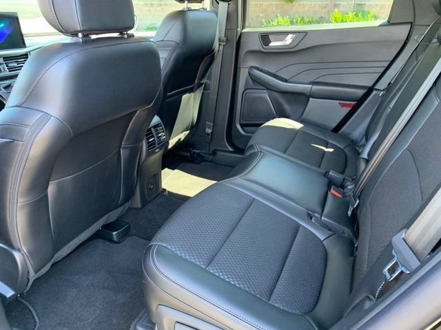 Certified 2025 Ford Escape SE FWD image 16