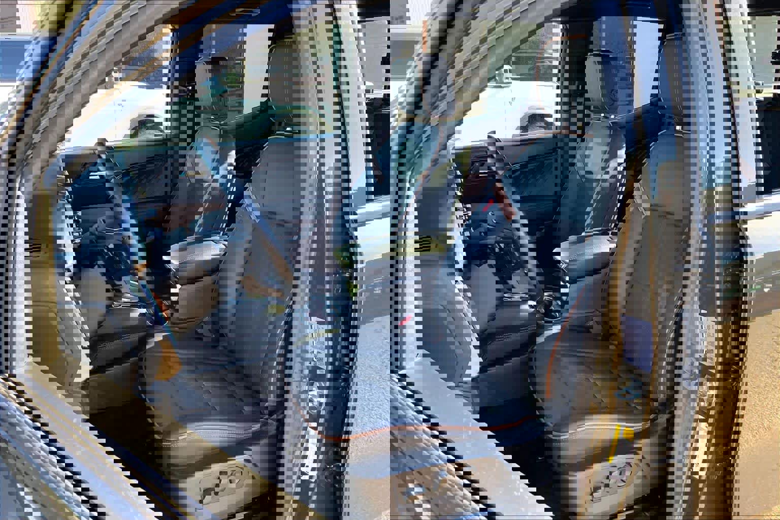 Used 2024 GMC Canyon AT4 image 7