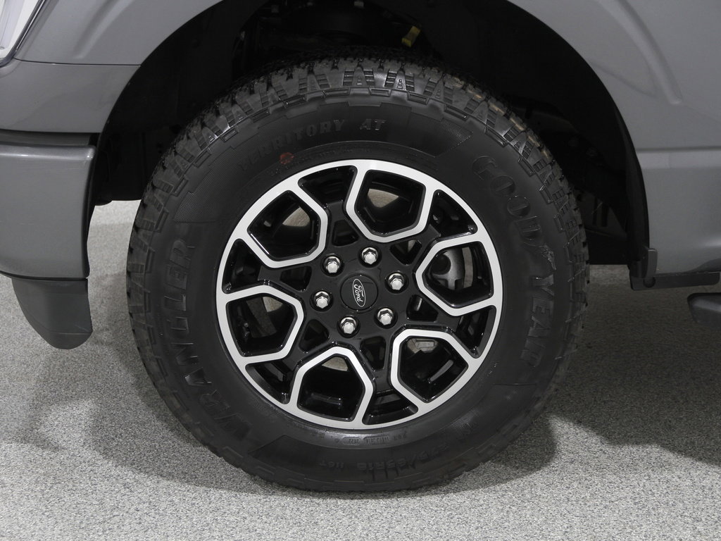 Certified 2022 Ford F150 XLT w/ Equipment Group 302A High image 26