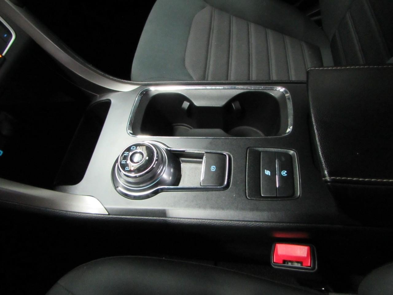 Certified 2020 Ford Fusion SE FWD image 30