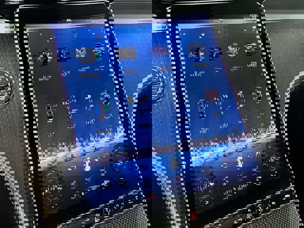 Used 2022 Mercedes-Benz C 300 4MATIC Sedan image 20