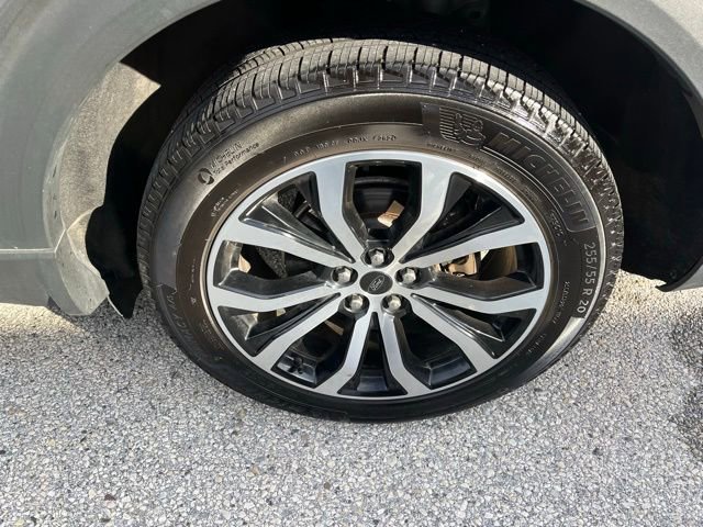 Certified 2022 Ford Explorer ST-Line w/ Class IV Trailer Tow Package image 60