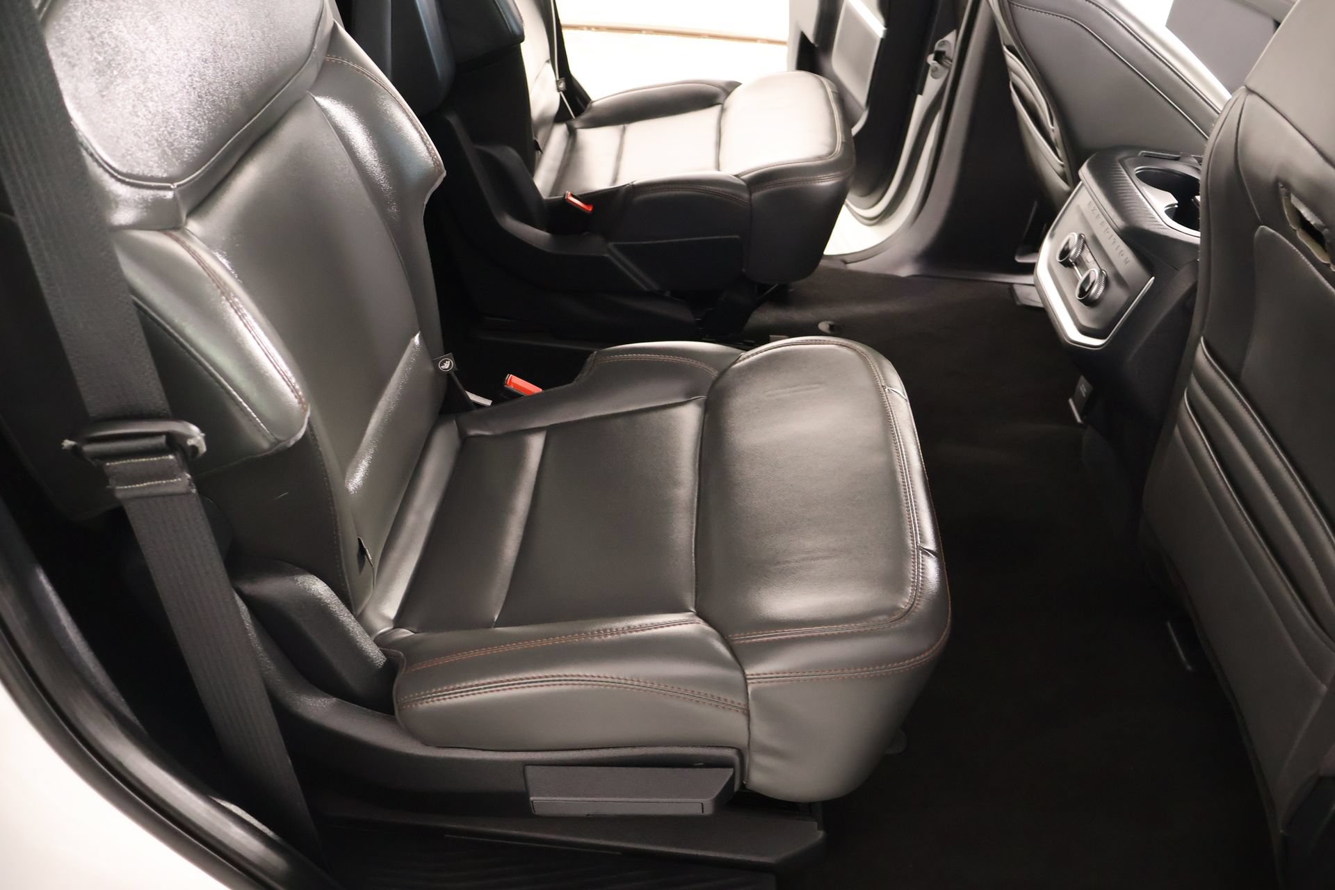 Certified 2025 Ford Expedition Active AWD/4WD image 16