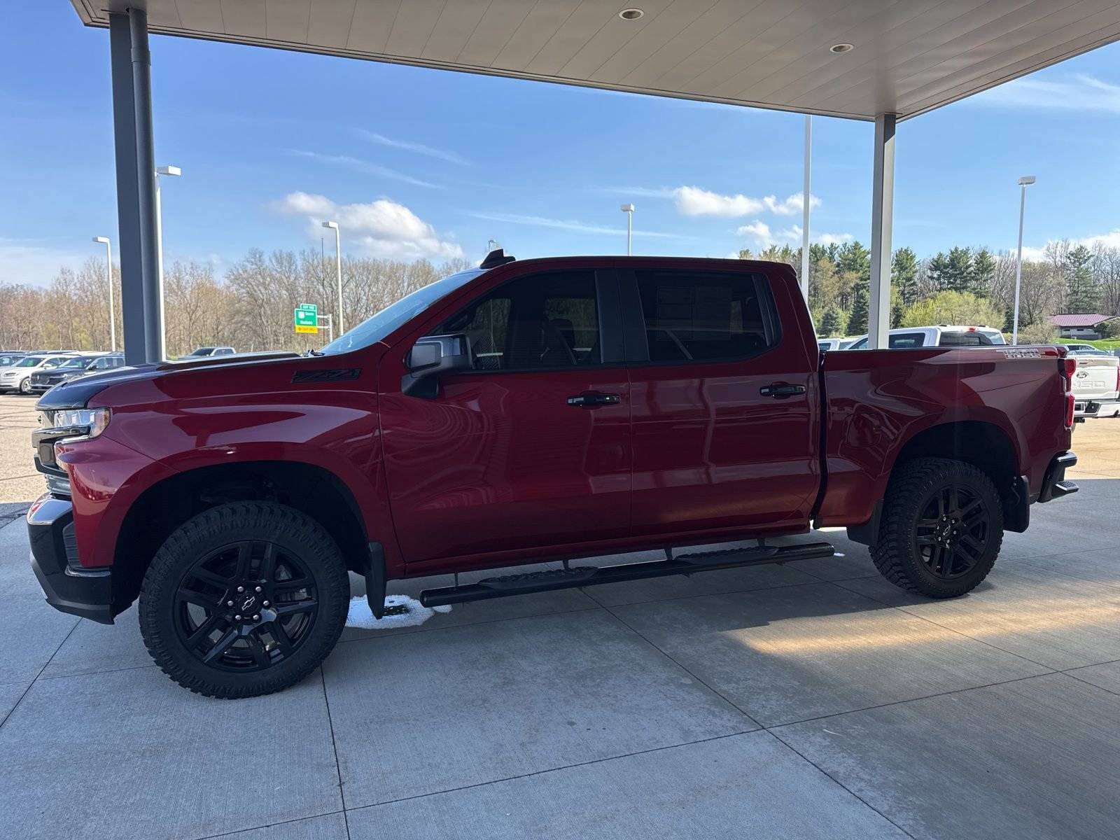 Used 2021 Chevrolet Silverado 1500 LT Trail Boss w/ Convenience Package II image 7