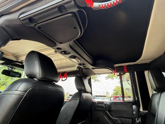 Used 2017 Jeep Wrangler Unlimited Sahara AWD/4WD image 26