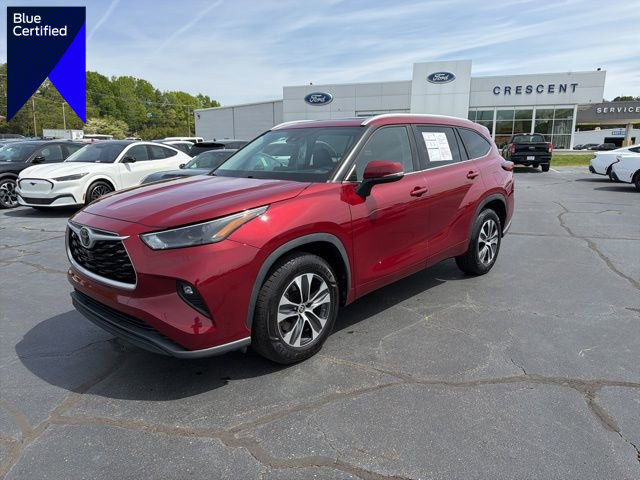 Used 2023 Toyota Highlander XLE FWD image 1