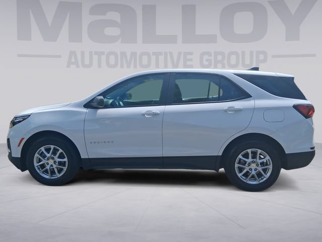 Used 2023 Chevrolet Equinox LS FWD image 2