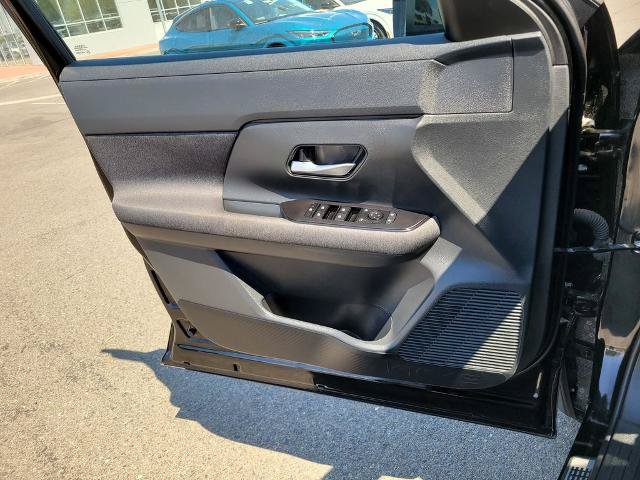 Used 2026 Nissan Kicks SV w/ Illumination Package FWD image 27