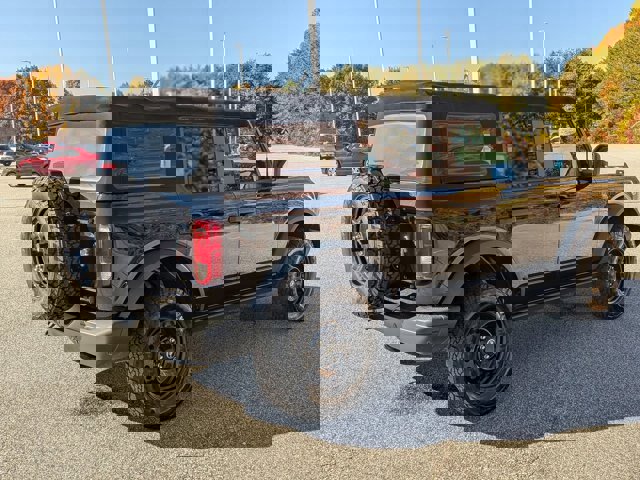 Certified 2022 Ford Bronco Black Diamond image 5