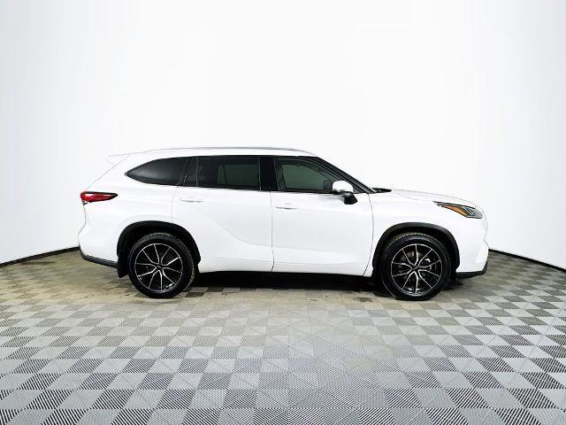 Used 2022 Toyota Highlander Limited image 6