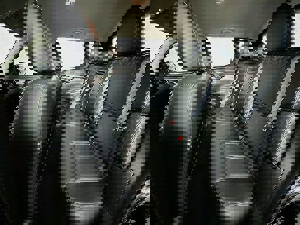 Used 2022 Nissan Rogue Sport SL image 14