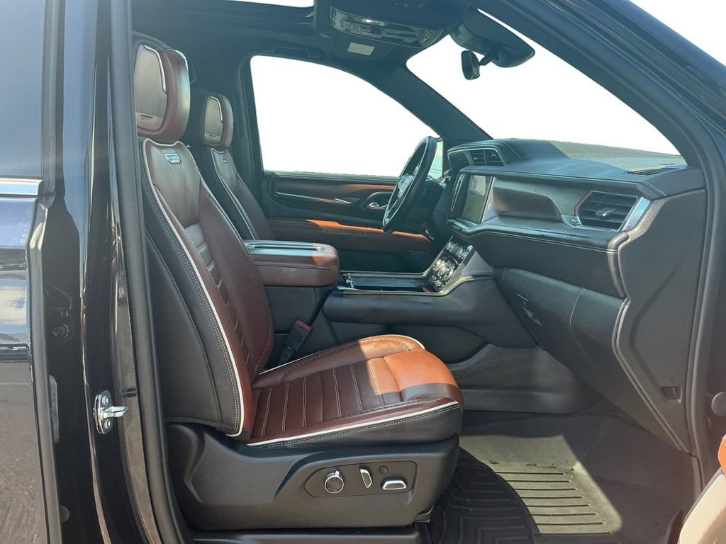 Used 2023 GMC Yukon XL Denali Ultimate AWD/4WD image 22