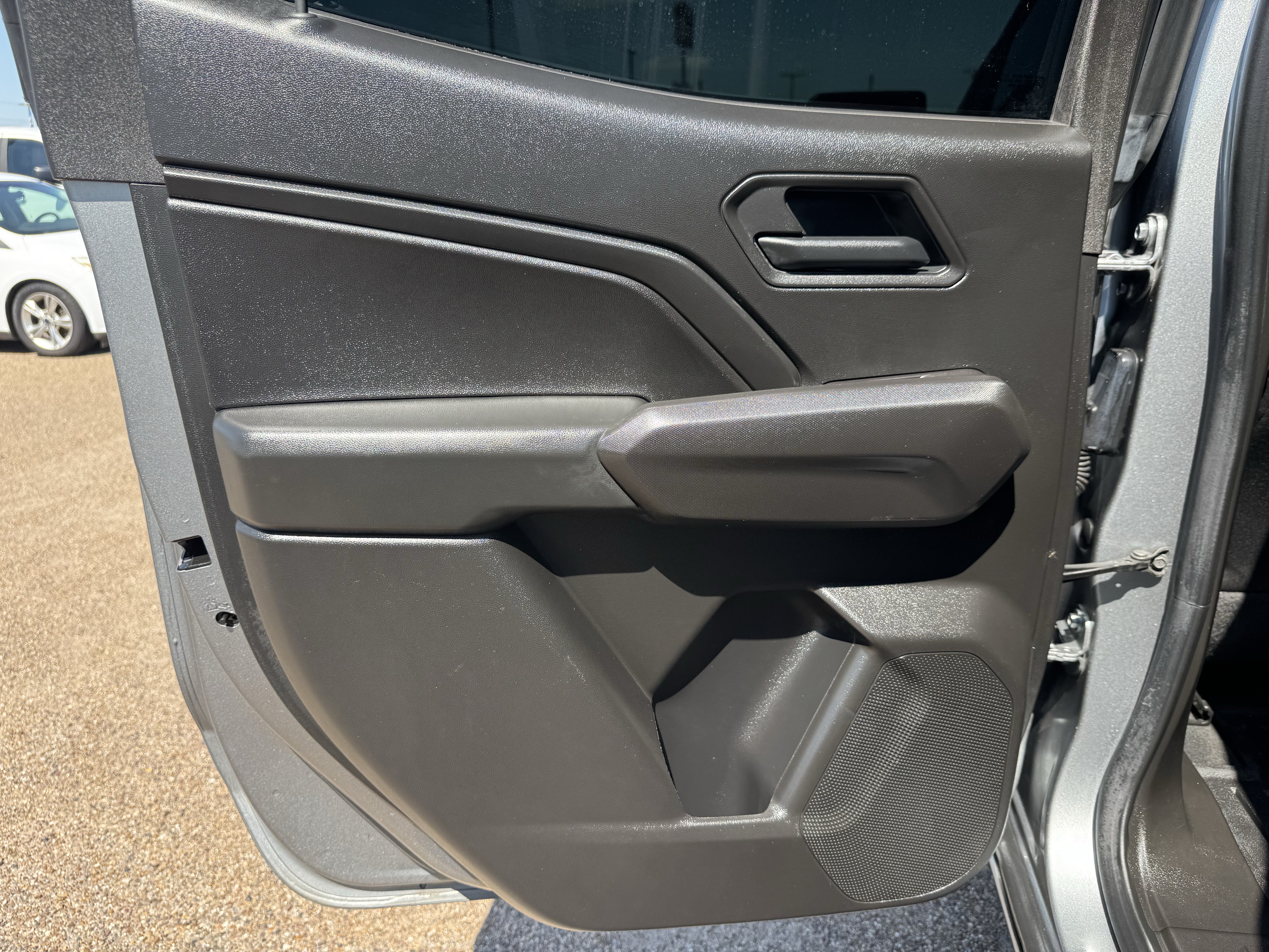 Used 2025 Chevrolet Colorado W/T w/ WT Custom Package RWD image 26