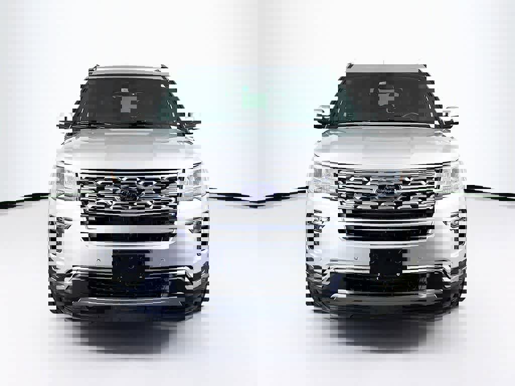 Certified 2019 Ford Explorer Limited w/ Ford Safe & Smart Package image 7