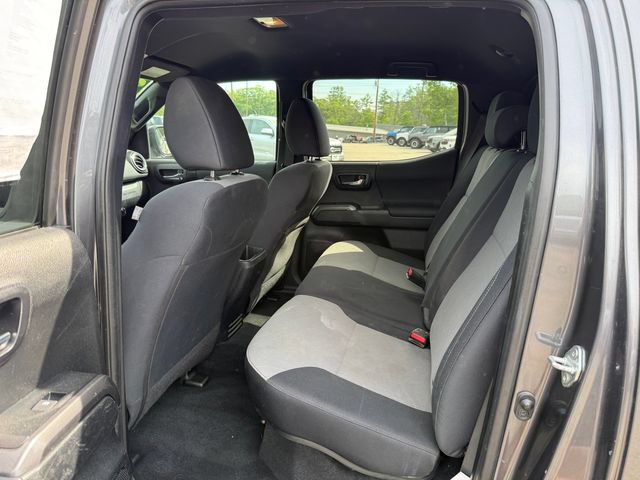 Used 2021 Toyota Tacoma TRD Off-Road AWD/4WD image 4