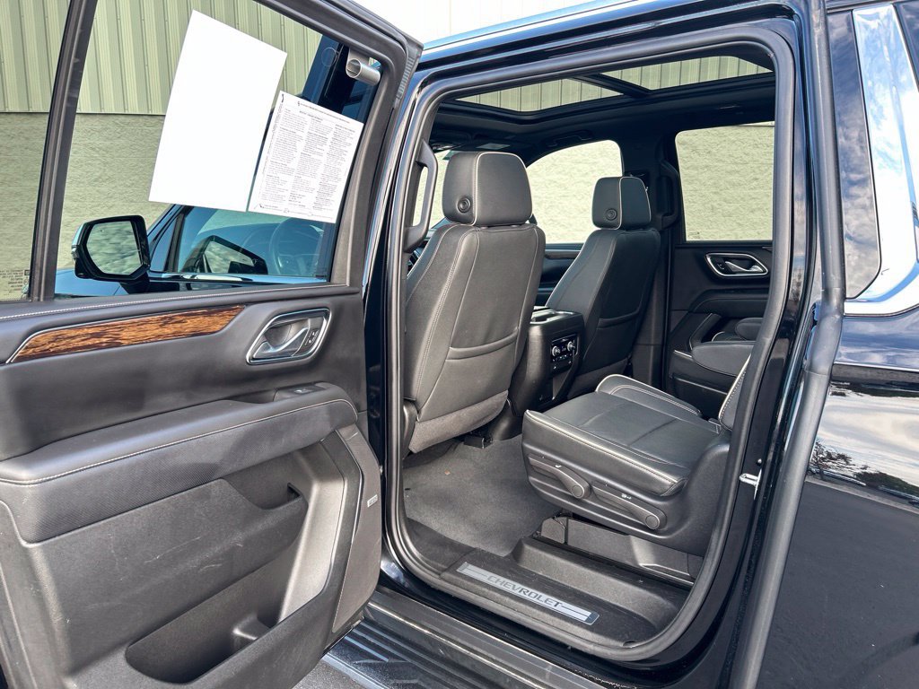 Used 2024 Chevrolet Suburban Premier AWD/4WD image 23
