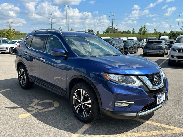 Used 2020 Nissan Rogue SV w/ Sun & Sound Touring Package AWD/4WD image 3