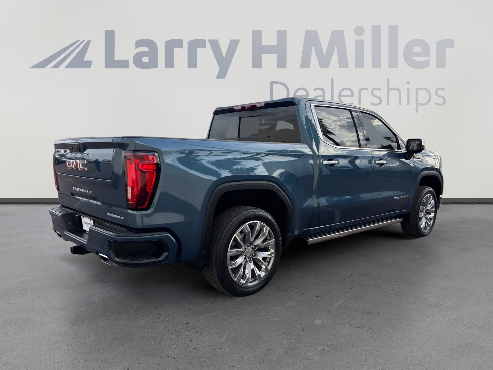 Used 2024 GMC Sierra 1500 Denali w/ Denali Reserve Package image 5
